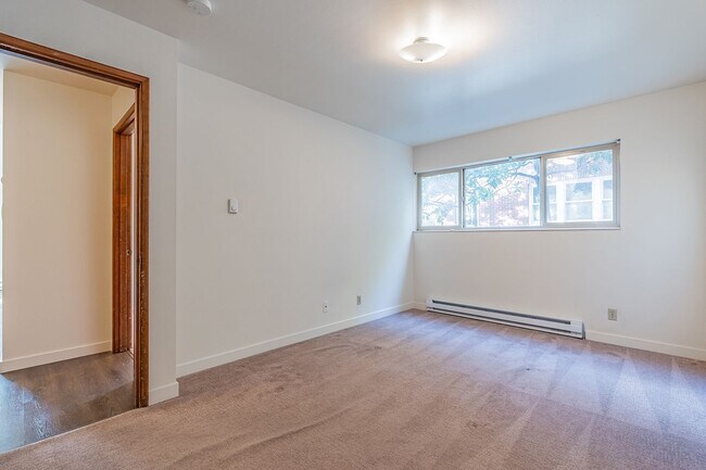 Interior Photo - Kelo