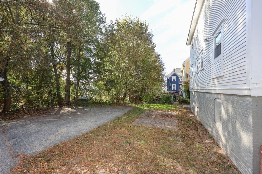 Building Photo - 107 Arlington, A