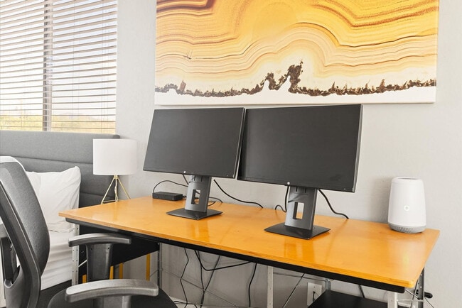 Building Photo - 6708 E Calle de Las Estrellas Rd