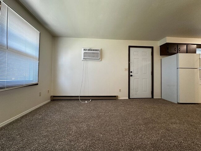 Primary Photo - 420 S Maple Ave