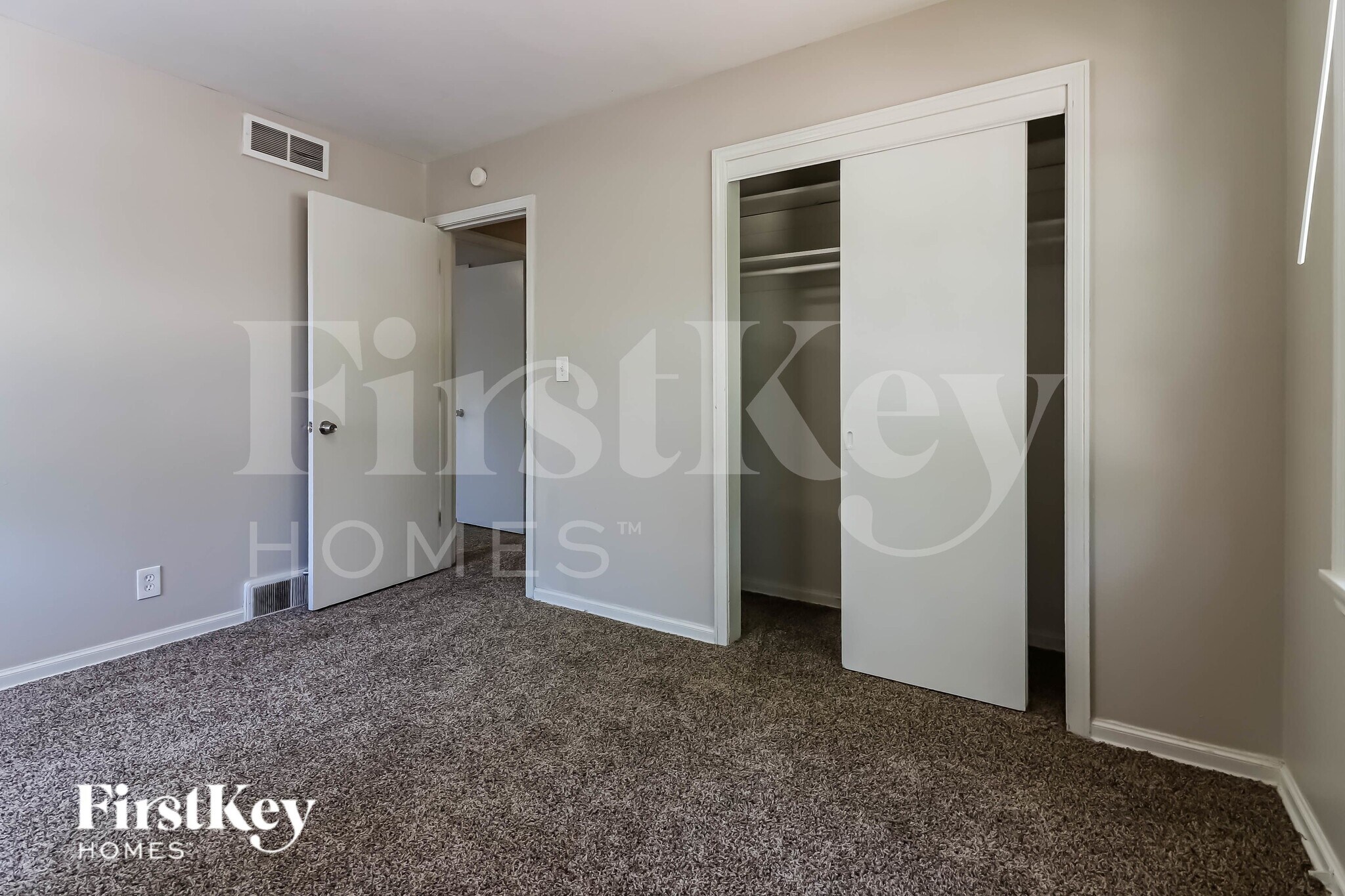 Building Photo - 607 NE Short St