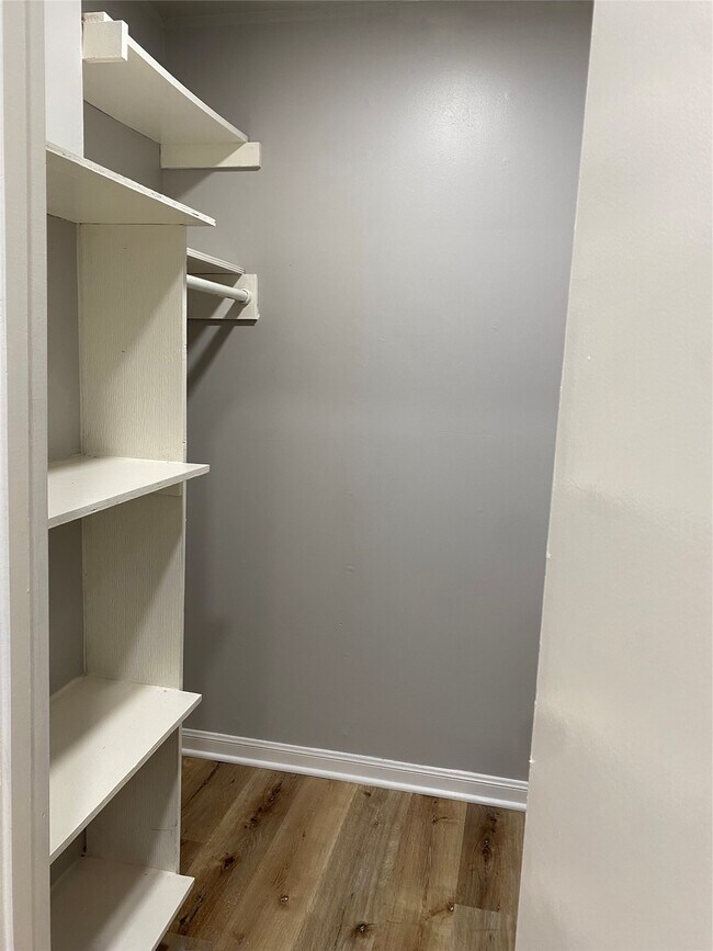 Building Photo - 11702 N Petersham Dr