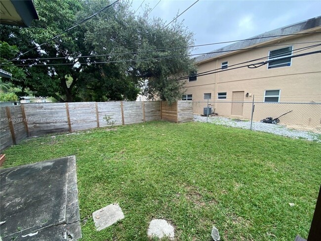 Building Photo - 2446 Johnson St