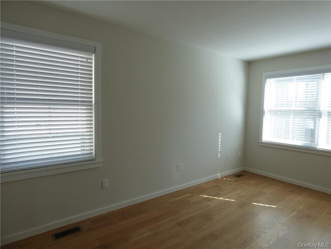 Building Photo - 60 Washington St