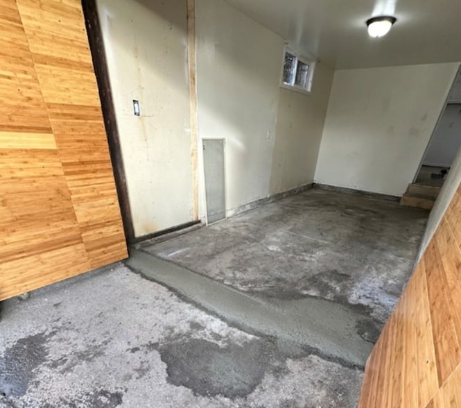 Garage - 3521 3/4 10th Ave