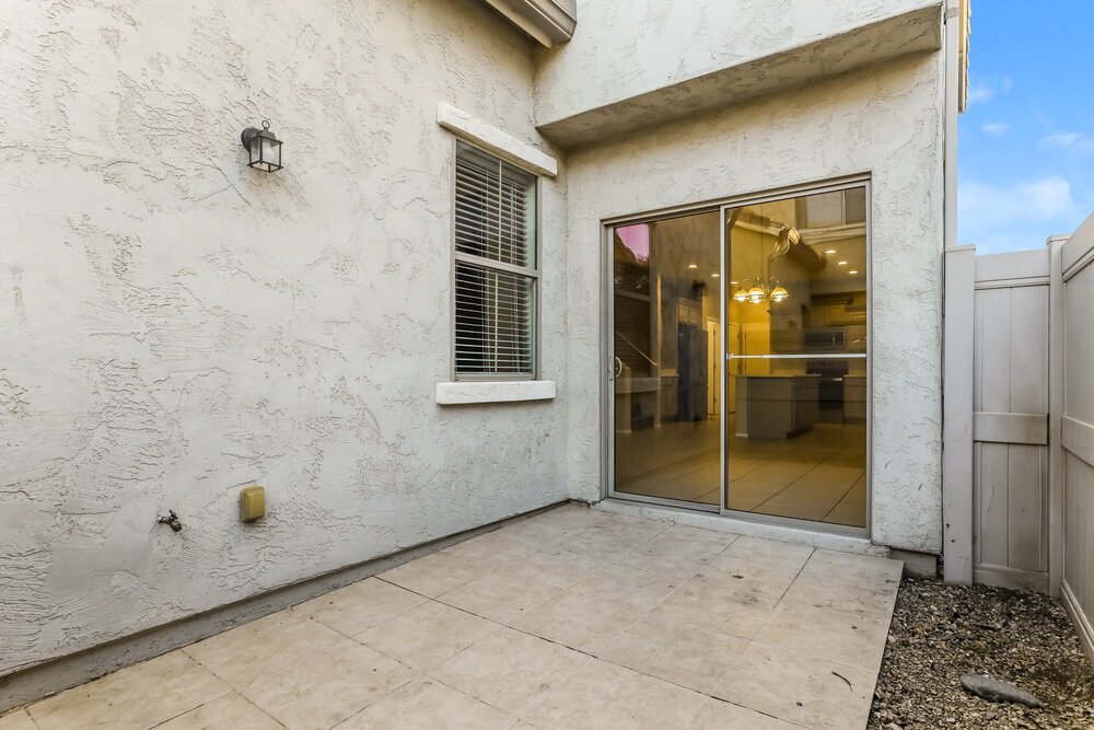 Building Photo - 8411 W Lewis Ave