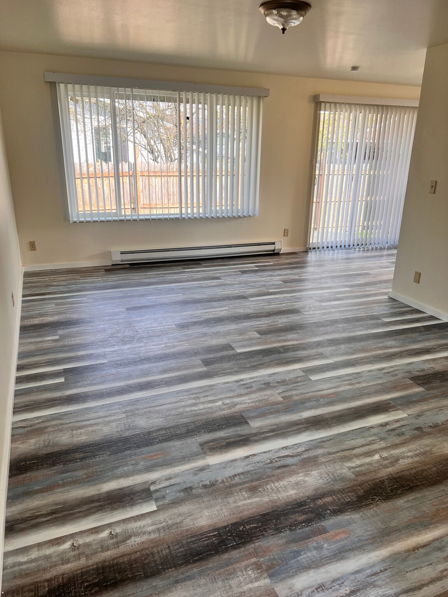 Building Photo - 530 Front St