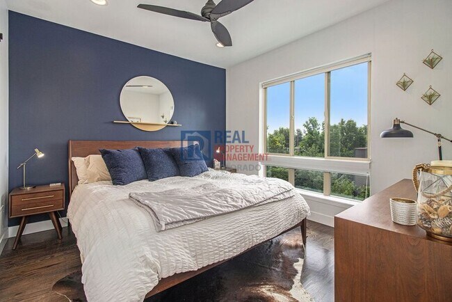 Building Photo - 2349 Decatur St