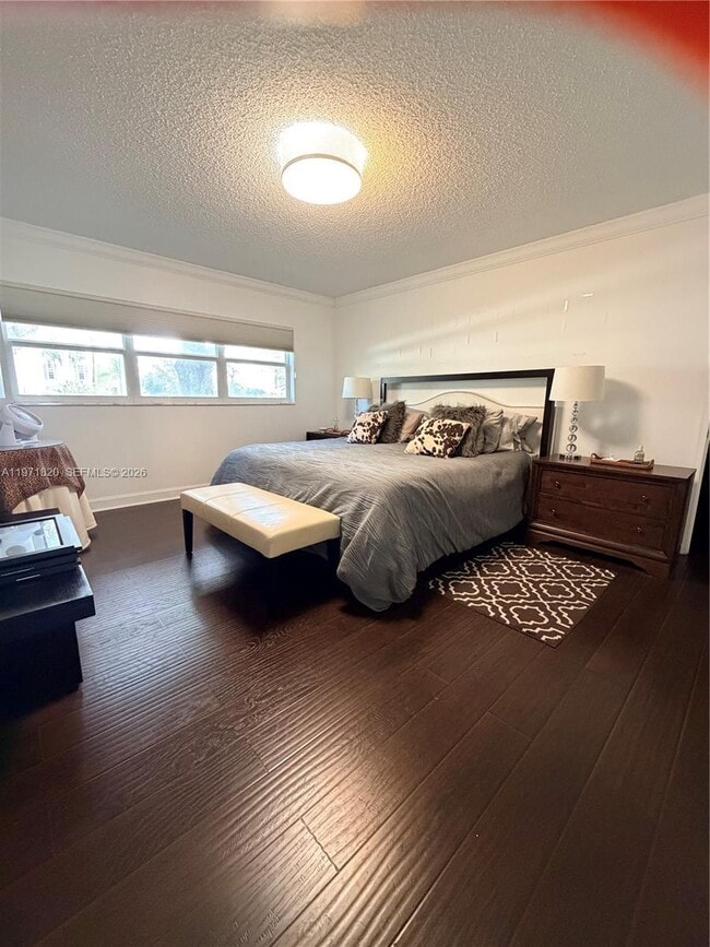 Building Photo - 2857 N Palm Aire Dr