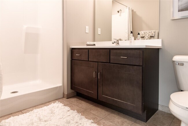 Building Photo - 807 New Terrace Ln