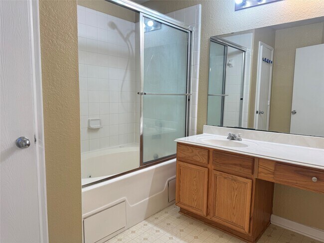 Building Photo - 15711 Western Skies Dr