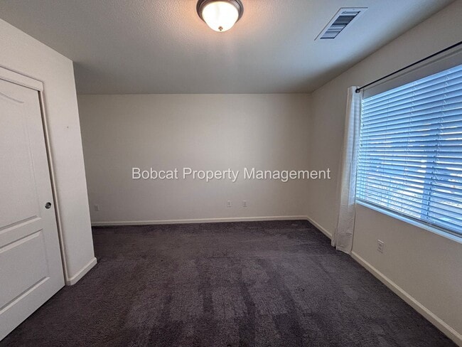 Building Photo - Large Home in Dayton with Mother In Law Quarters