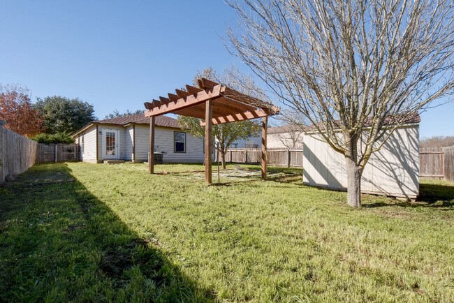 Building Photo - 230 Beech Dr