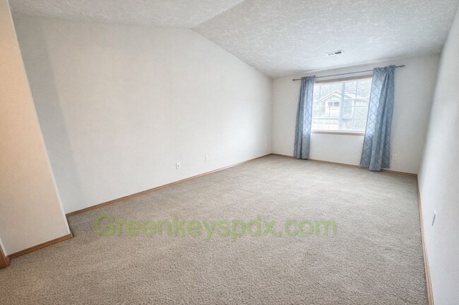 Building Photo - Awesome 3-bedroom, 2.5-bathroom house in North Portland Near Trenton Park - $100 Off First Month!