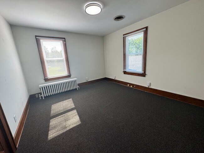 Building Photo - 1728 S 6th St