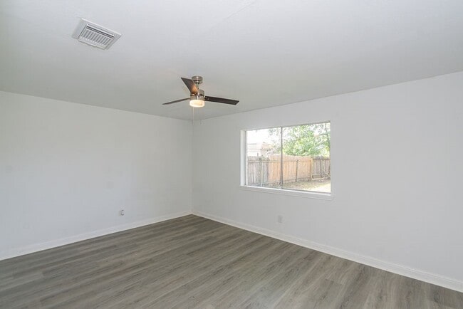 Building Photo - 11423 Hazen St