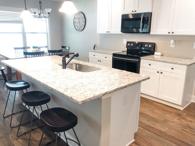 Building Photo - 192 Towns Walk Dr