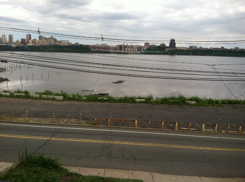 Building Photo - 1276 River Rd
