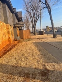 Building Photo - Fully Furnished 3 bedroom, close to everything! Flexible terms, easy application process!