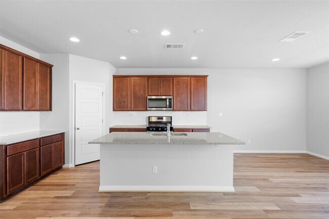 Building Photo - 453 Gaida Loop