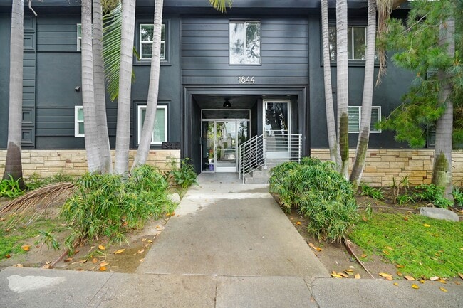 Building Photo - 1844-1850 North Harvard