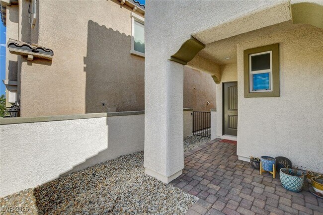 Building Photo - 10443 Skye Summit Ave