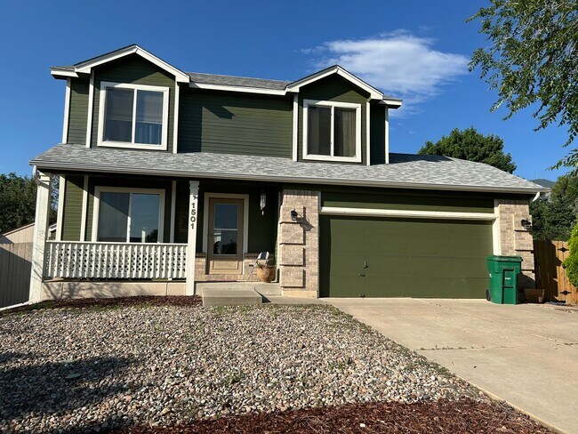Building Photo - 1501 Coolcrest Dr