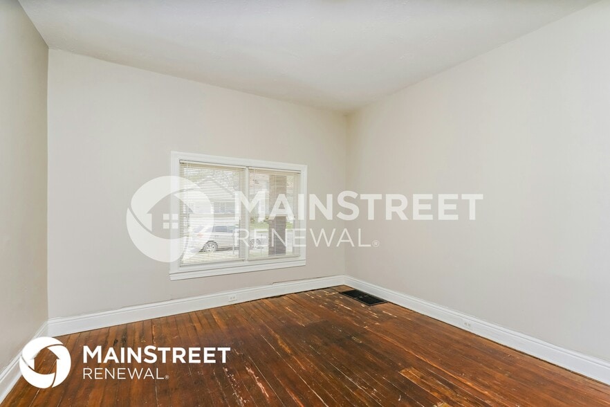 Building Photo - 3630 River Park Dr