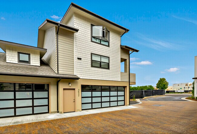 Building Photo - 3537 N Prospect Ln