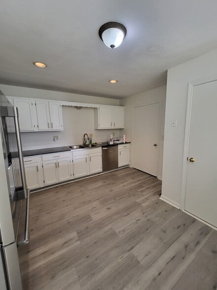 Kitchen - 5516 NW Homer White Rd
