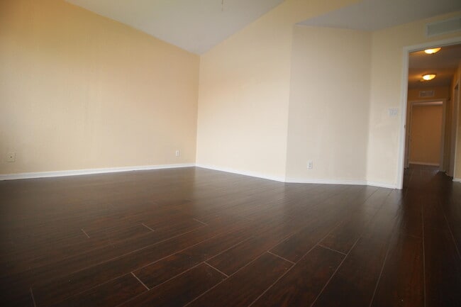 Building Photo - 6602 Sandy Bank Terrace