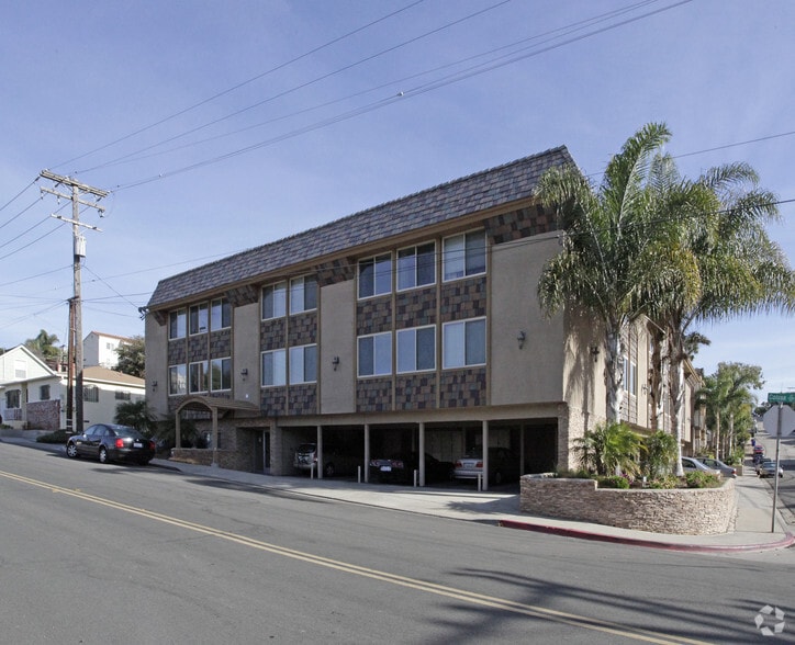 Primary Photo - Friars Hill Luxury Apartments