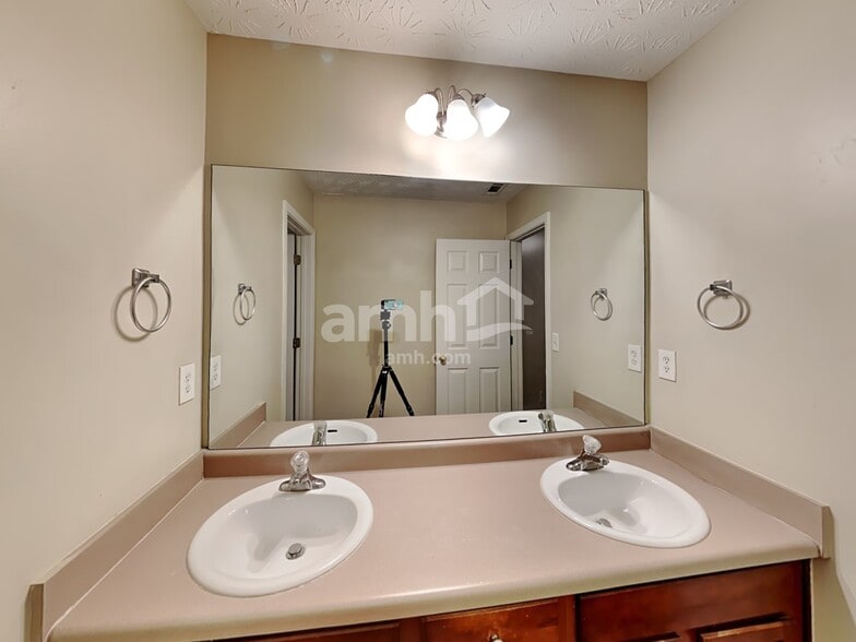 Building Photo - 3510 Bogan Mill Rd