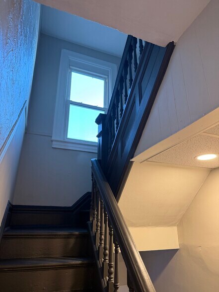 Building Photo - 1644 Westmont Ave