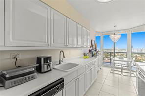 Building Photo - Yacht Club Drive, Aventura, FL 33180 - 2 BR 2 BA condo