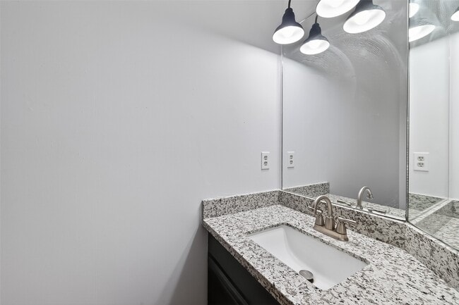 Building Photo - 7115 Renfro Dr