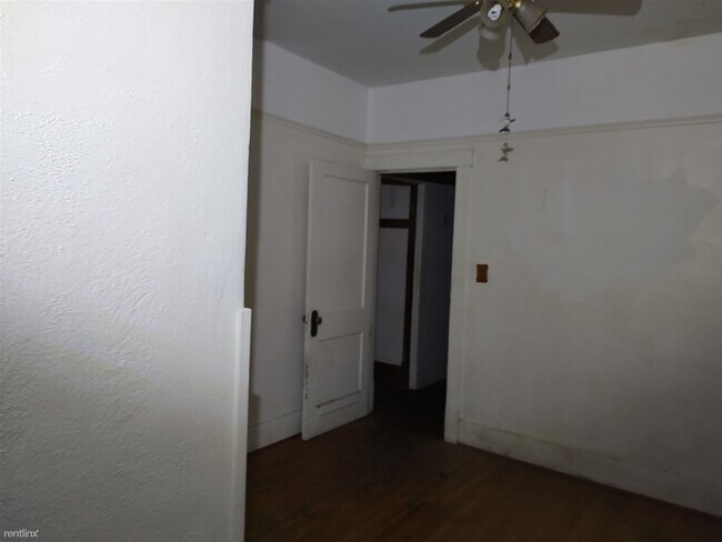 Building Photo - 2 br, 1 bath House - 2418 North Peoria Avenue