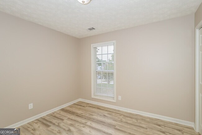 Building Photo - 2045 Reserve Pkwy