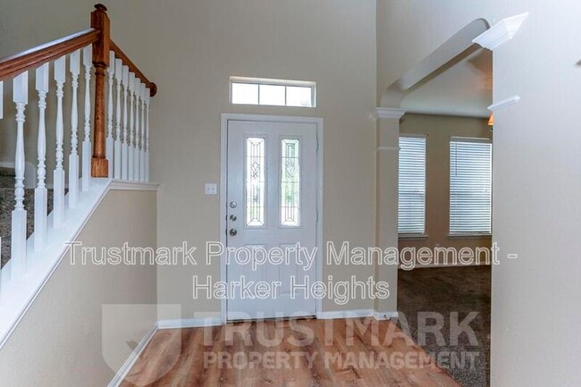Building Photo - 212 Crowfoot Dr