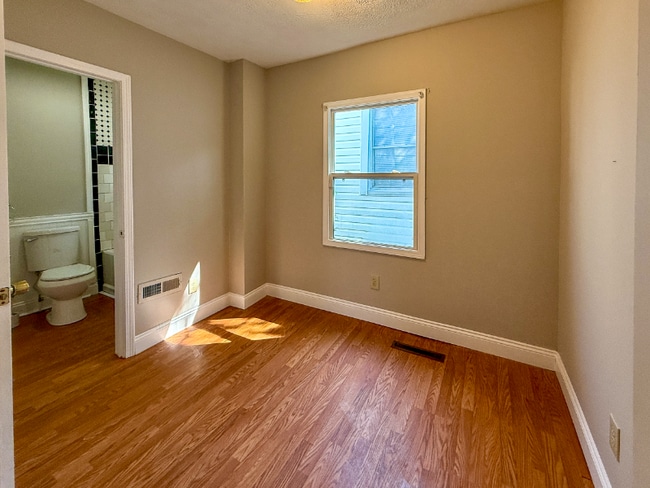 Building Photo - 301 Ragland St