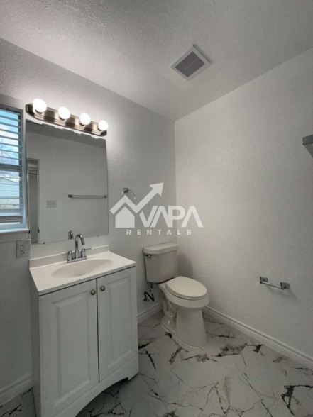 Building Photo - 2902 Woodcliffe St