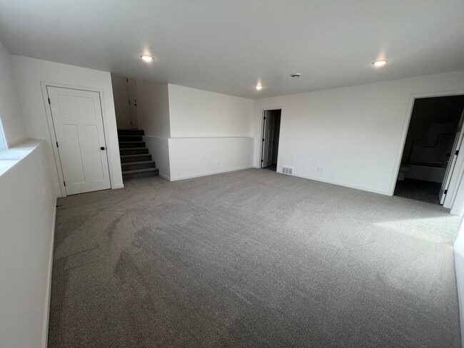 Building Photo - 3836 33rd St S