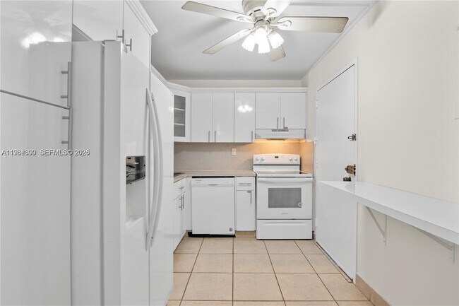 Building Photo - 16740 NE 9th Ave