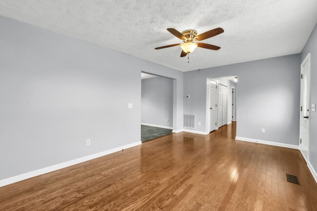 Building Photo - 912 Lyme Brook Ln