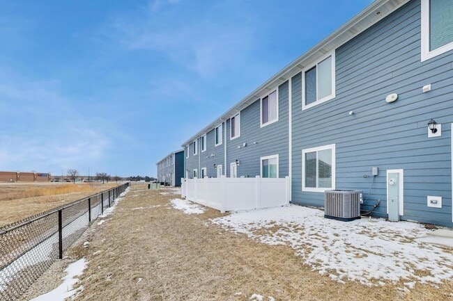 Building Photo - 1234 Gillespie Ln