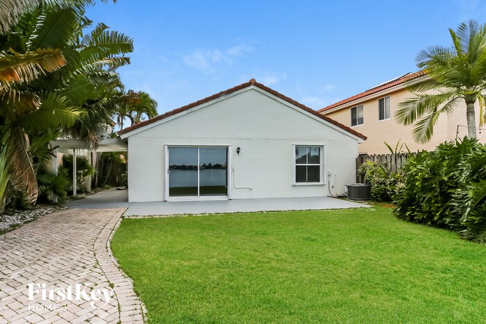 Building Photo - 3202 W Buena Vista Dr