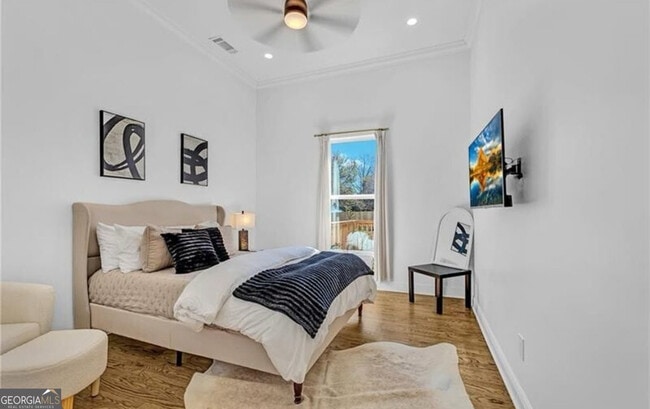 Building Photo - 1774 Vesta Ave