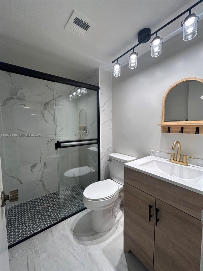 Building Photo - 301 Cambridge Rd