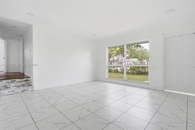 Building Photo - 2280 SW 43rd Ave