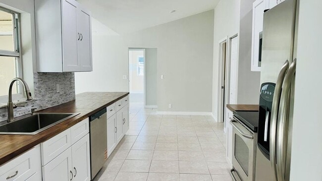 Building Photo - 12816 67th St N